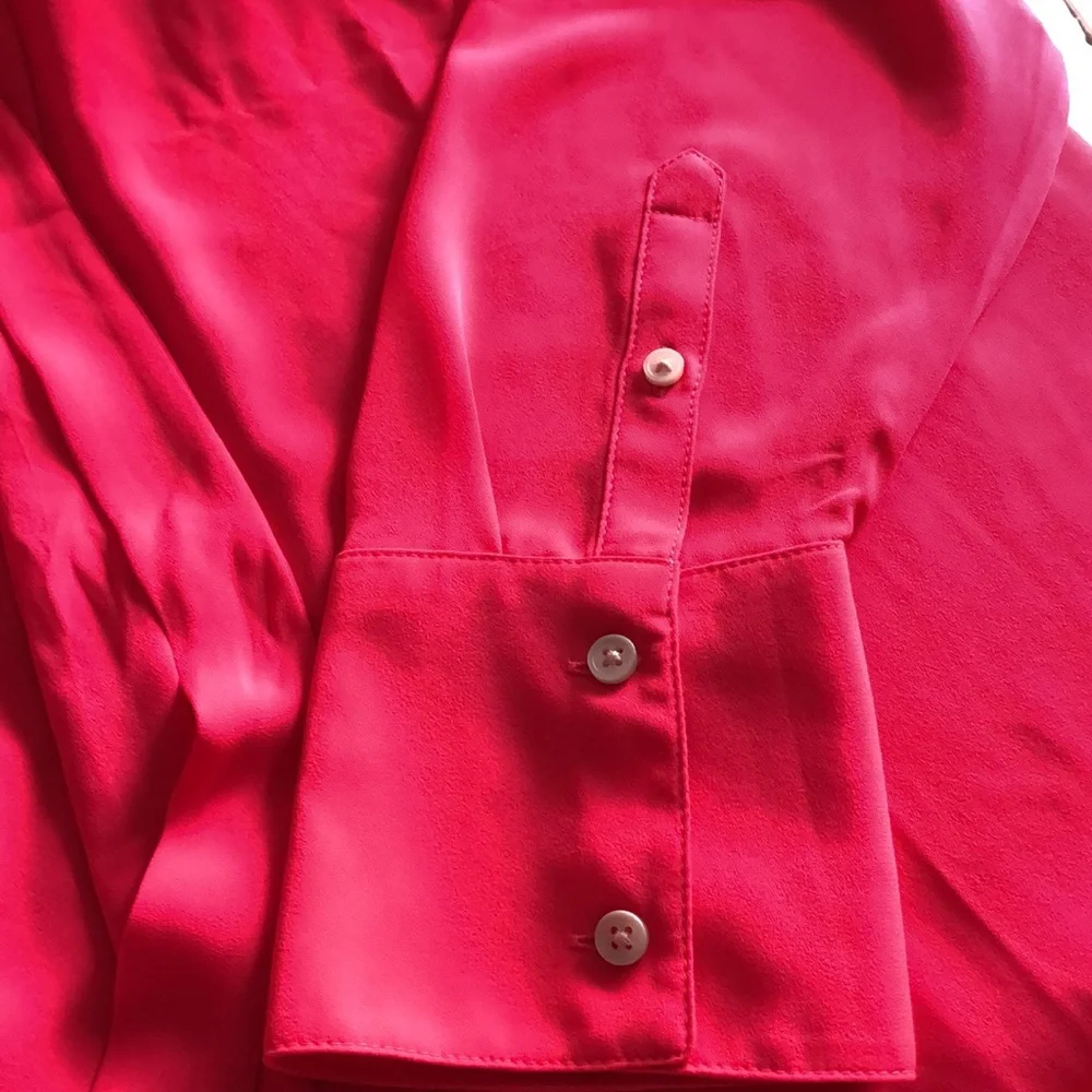 NWT, Banana Republic  size med,  fit large.‎ Hot pink. Hidden buttons,neck ties - Picture 7 of 7